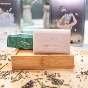 Pain solide au lait de chèvre bio parfumé au patchouli, signature ANITA & ZAHA