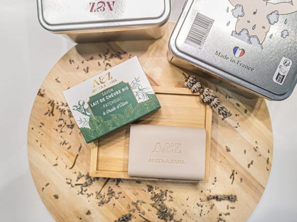 Savon solide ANITA & ZAHA au patchouli et lait de chèvre bio, avec une base végétale