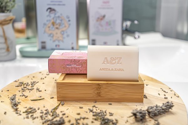 Cosmétique française aux senteurs de rose naturelles- Made In France