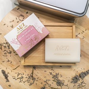 Soin solide au lait de chèvre bio à la rose, Fabriqué en France