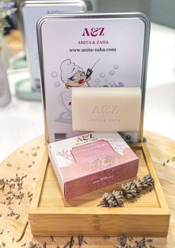 Savon solide à la rose et au lait de chèvre, création française