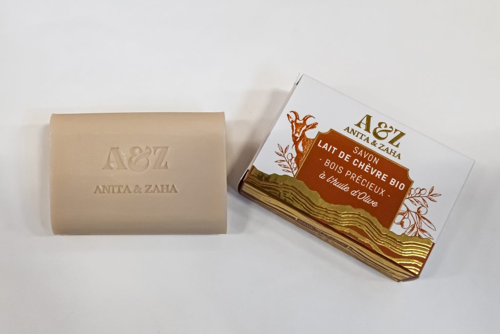 Savon au lait de chèvre bio et parfum Bois Précieux ANITA & ZAHA, fabriqué en Pays de la Loire
