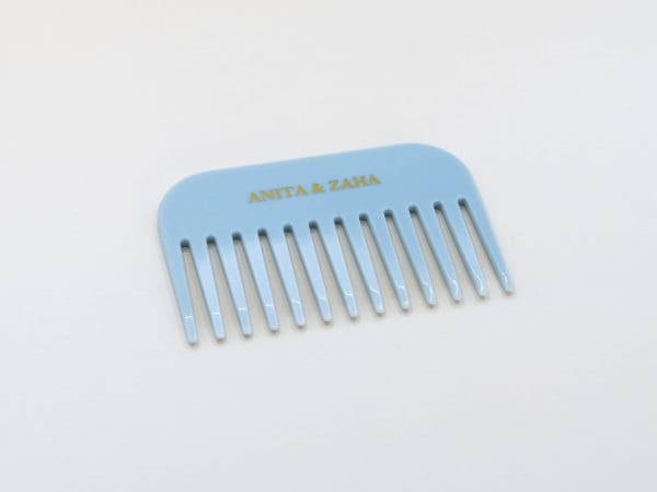 Petit peigne râteau bleu ciel ANITA & ZAHA en acétate de cellulose